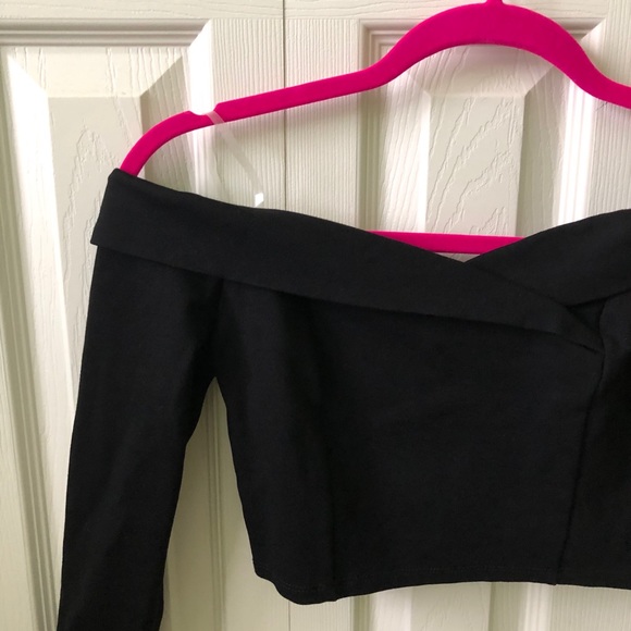 Black Cropped Long Sleeve Top - Picture 3 of 7